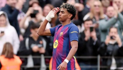 世界杯app下载-4-1！亚马尔帽子戏法，2亿超巨破纪录，巴萨吊打黄潜，甩皇马4分